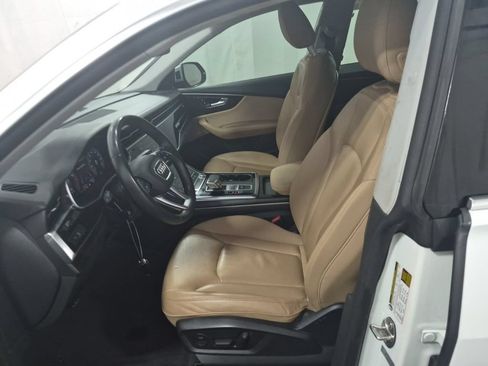 Used 2023 Audi Q8 Premium AWD/4WD image 5