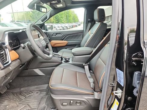 New 2026 GMC Canyon AT4 w/ Technology Plus Package AWD/4WD image 9