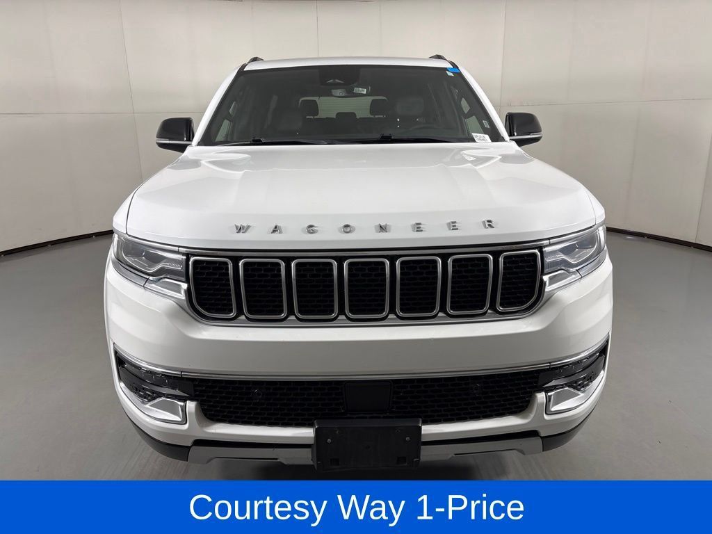 Used 2024 Jeep Wagoneer Series II w/ Flexible Seating Group RWD image 4