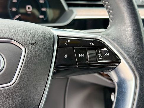 Used 2019 Audi e-tron Prestige image 39