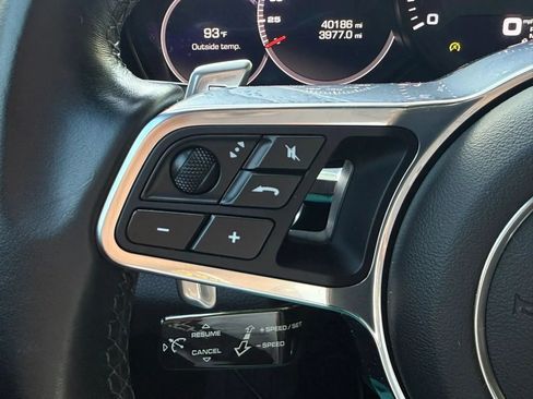 Used 2017 Porsche Panamera RWD image 35
