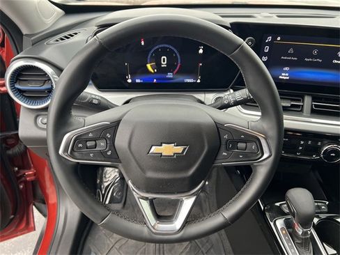 Certified 2024 Chevrolet Trax LT w/ Driver Confidence Package image 11