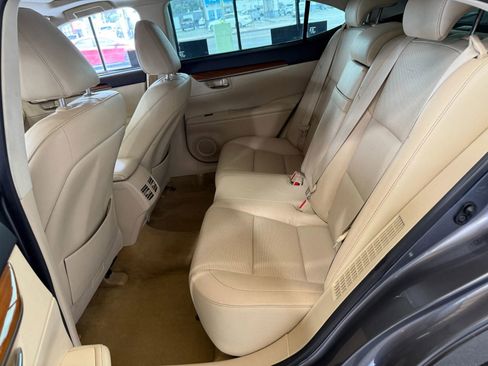 Used 2014 Lexus ES 300h image 11