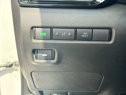 Used 2023 Nissan Sentra SR FWD image 10