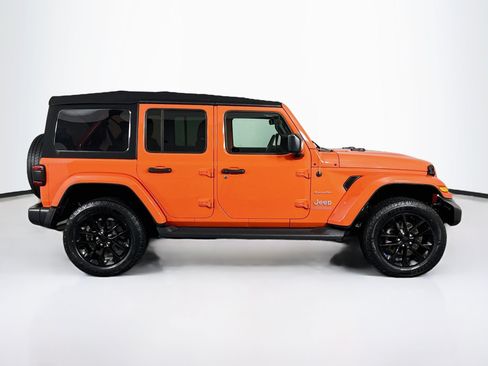 Used 2023 Jeep Wrangler Unlimited Sahara w/ Cold Weather Group AWD/4WD image 16