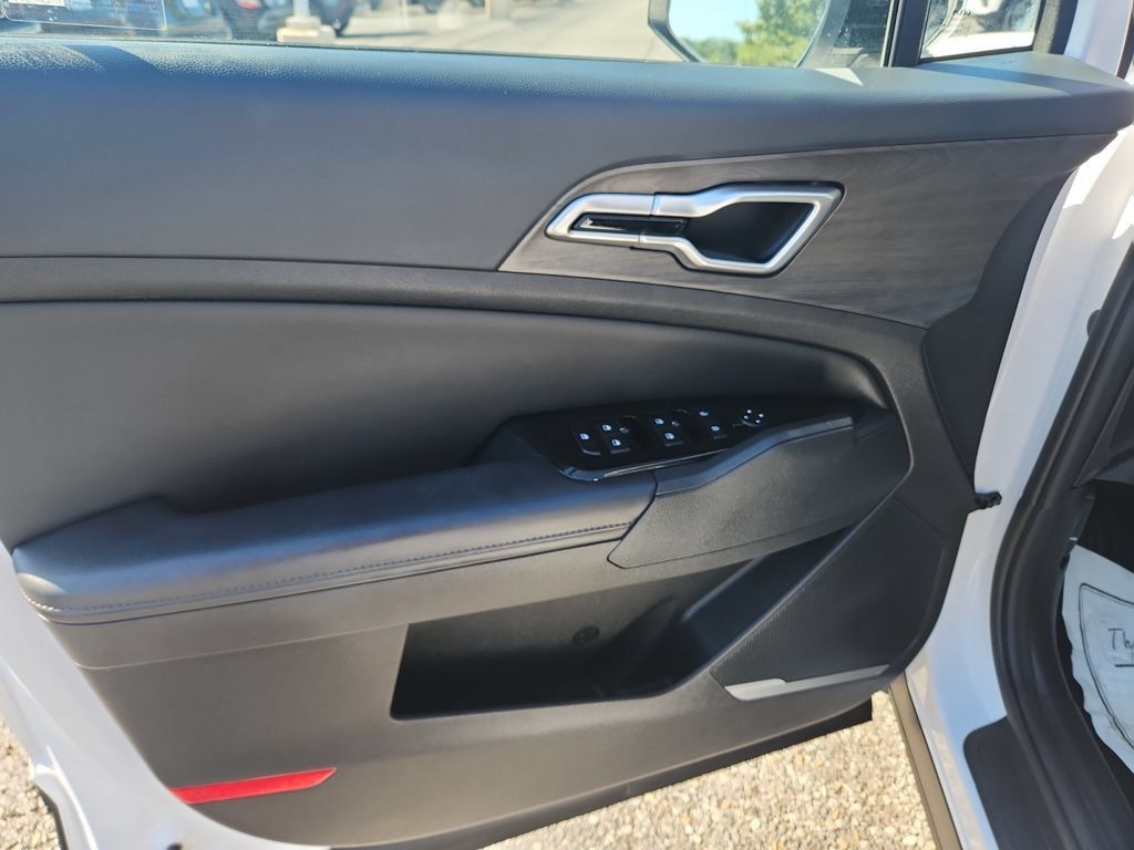 Certified 2024 Kia Sportage X-Line w/ X-Line Premium Package AWD/4WD image 11