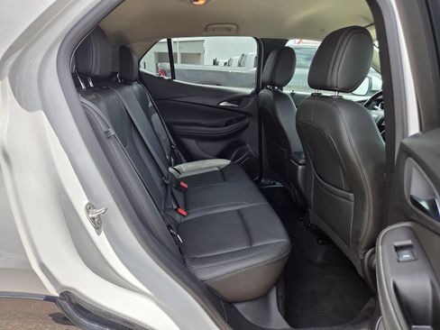 Used 2024 Buick Encore GX Sport Touring FWD image 17