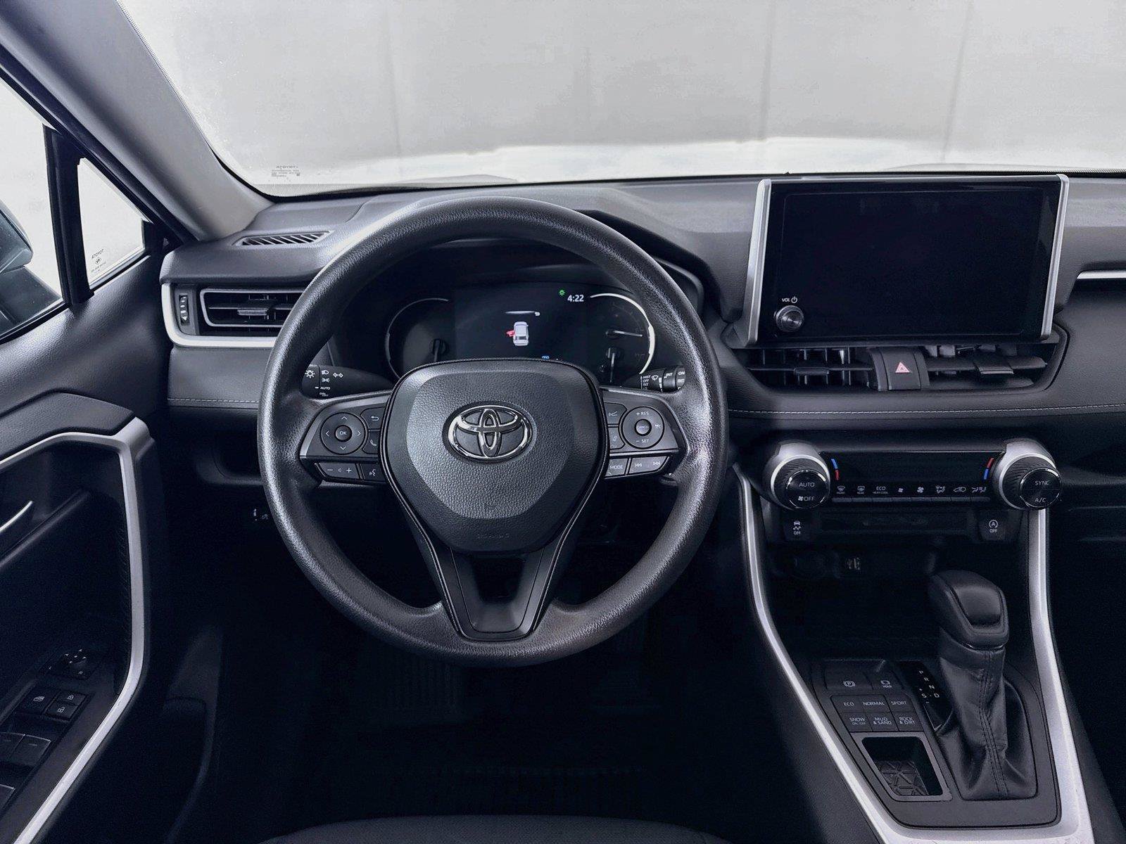 Certified 2025 Toyota RAV4 XLE AWD/4WD image 31
