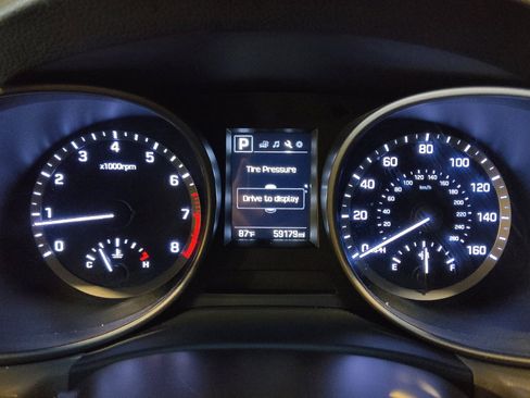 Used 2018 Hyundai Santa Fe Sport w/ 2.4L Value Package 02 FWD image 23