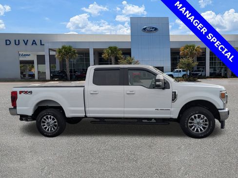 Used 2022 Ford F350 Lariat image 3