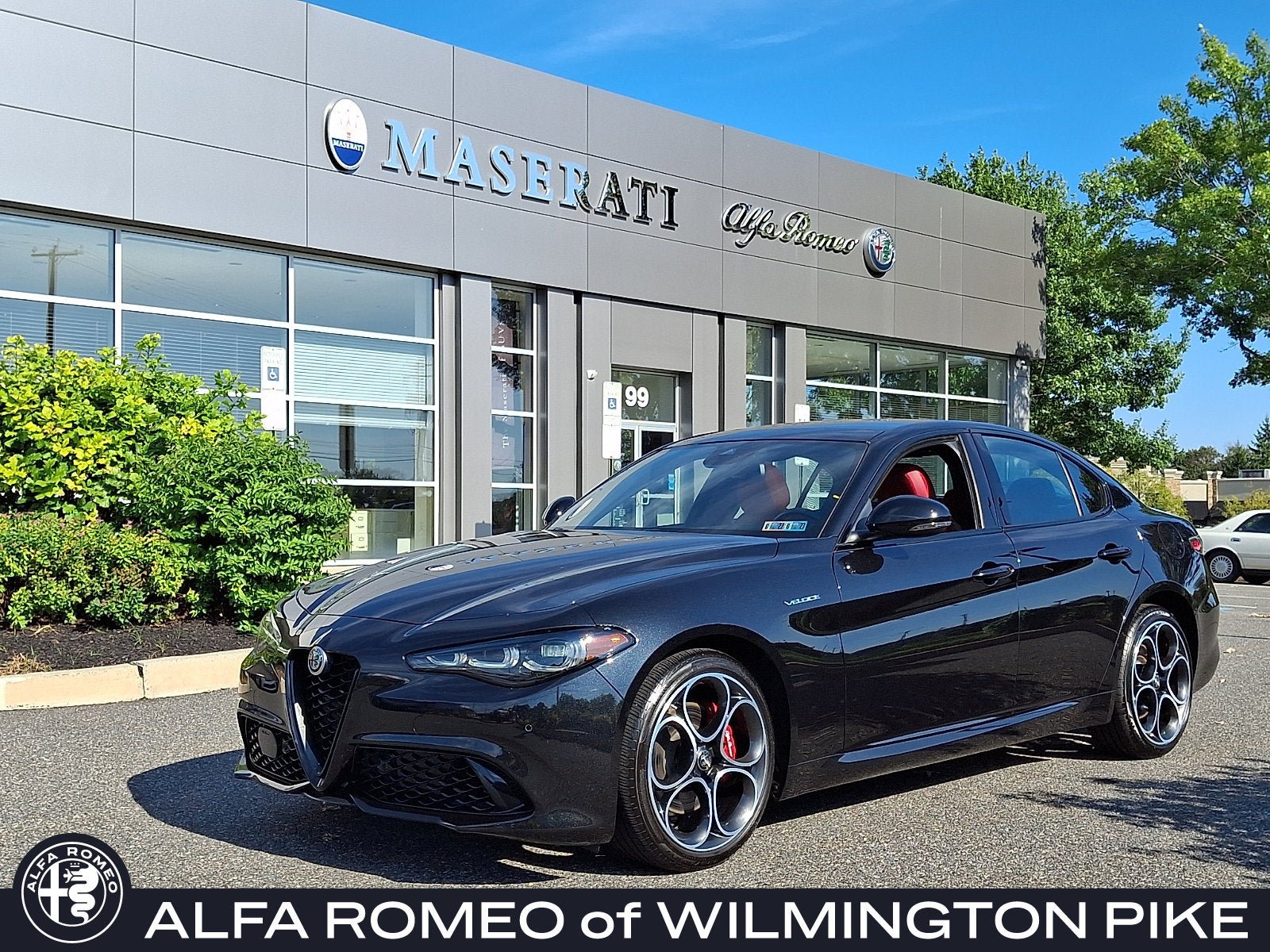 Used 2024 Alfa Romeo Giulia Veloce AWD/4WD image 1