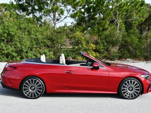 Used 2024 Mercedes-Benz CLE 300 4MATIC Cabriolet image 44