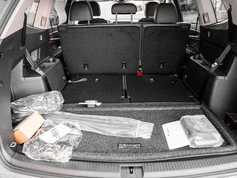 New 2026 Volkswagen Atlas SE image 13