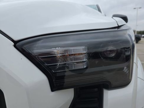 Used 2025 Toyota Tacoma SR image 29