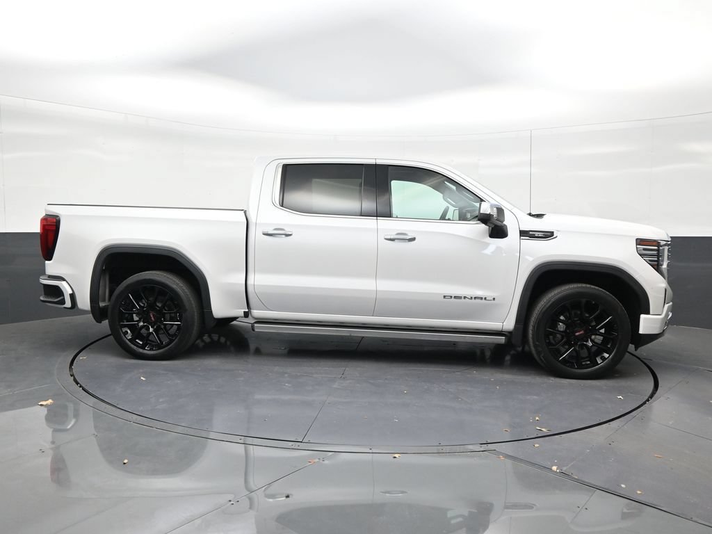 Used 2023 GMC Sierra 1500 Denali w/ Denali Carbonpro Edition AWD/4WD image 6