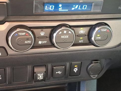 Used 2021 Toyota Tacoma TRD Off-Road image 18