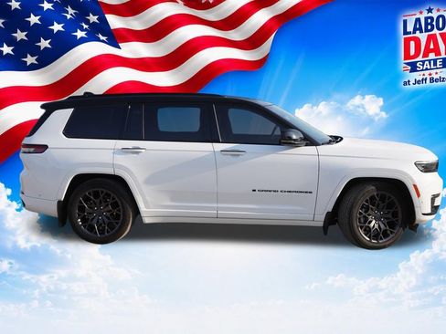 Used 2023 Jeep Grand Cherokee L Summit AWD/4WD image 3