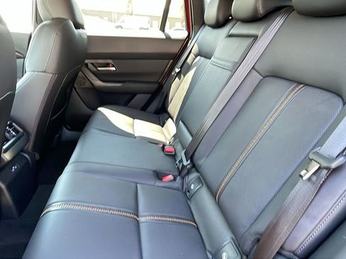 Used 2025 MAZDA CX-50 AWD 2.5 Hybrid w/ Premium Pkg image 16