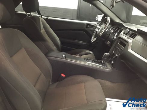 Used 2014 Ford Mustang Convertible image 36