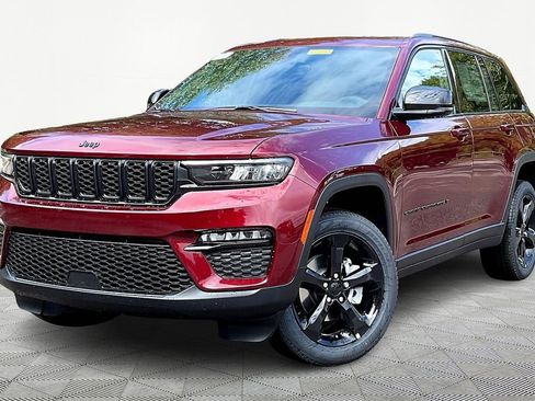 New 2025 Jeep Grand Cherokee Limited w/ Black Appearance Package image 2