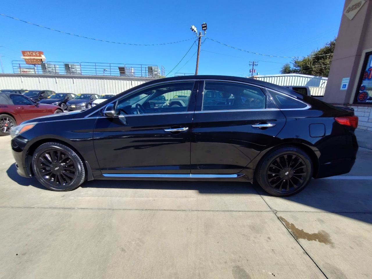 Used 2015 Hyundai Sonata Limited w/ Option Group 06 FWD image 7