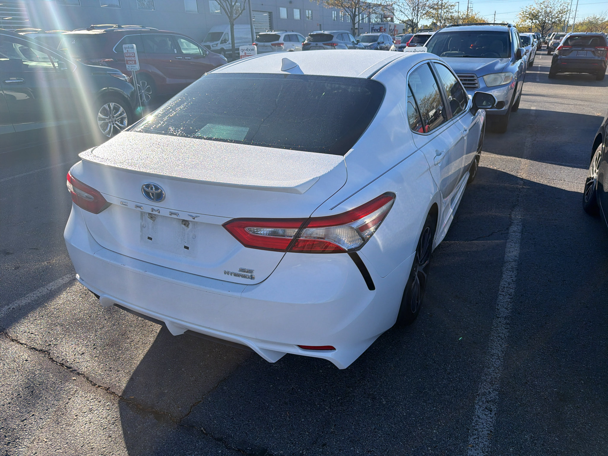 Certified 2020 Toyota Camry SE w/ Sunroof Package FWD image 4