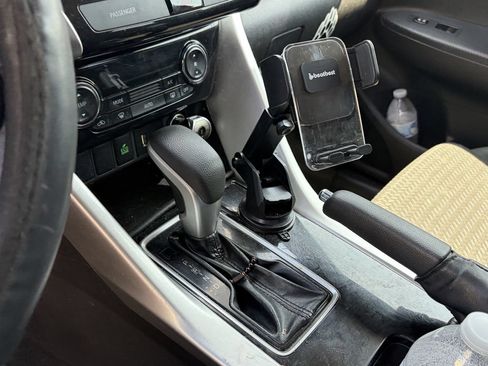 Used 2020 Mitsubishi Eclipse Cross ES FWD image 6