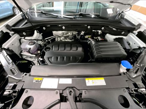 New 2026 Volkswagen Atlas Peak Edition AWD/4WD image 8