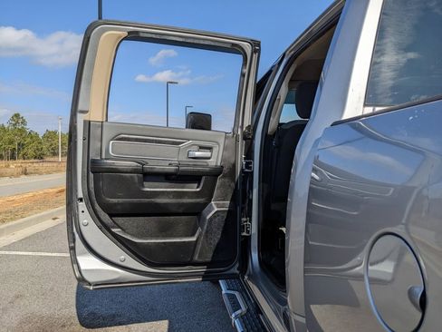 Used 2019 RAM 2500 Big Horn image 47