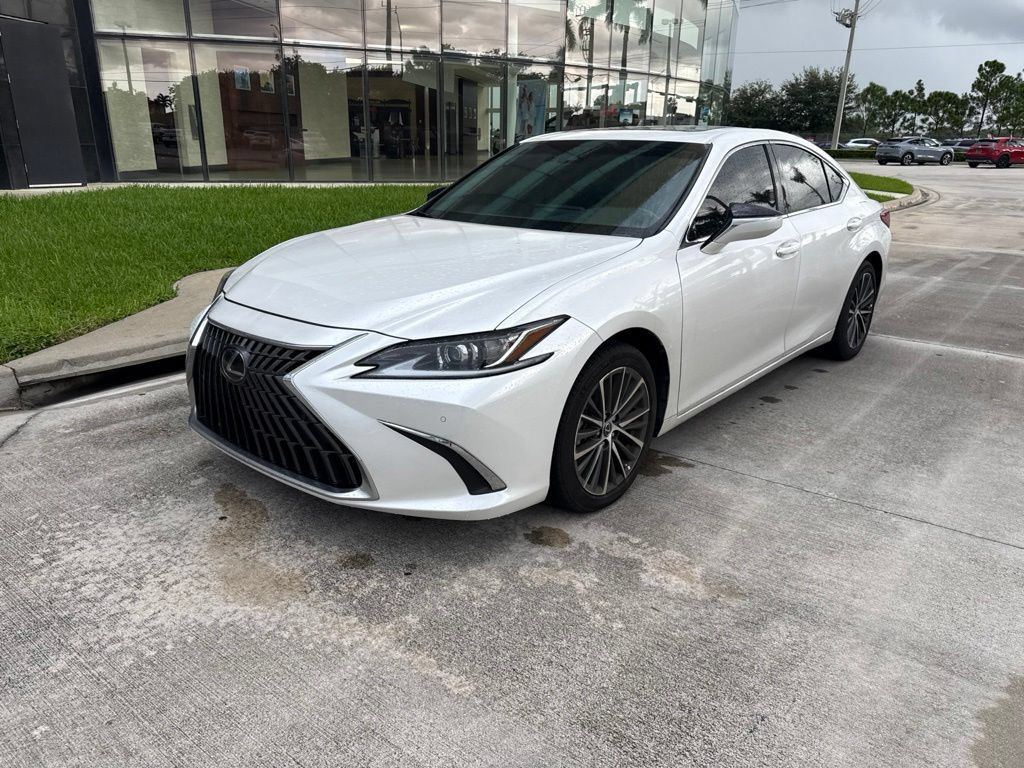 Used 2025 Lexus ES 350 w/ Premium Package FWD image 3