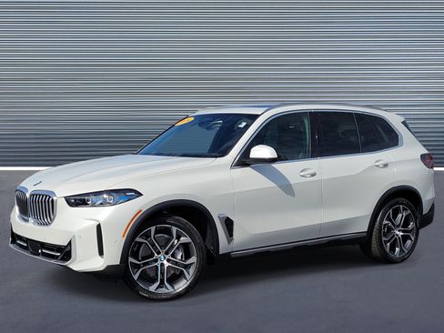 Used 2024 BMW X5 sDrive40i w/ Premium Package RWD image 1