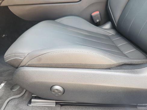 New 2025 Mercedes-Benz CLE 300 4MATIC Coupe image 25