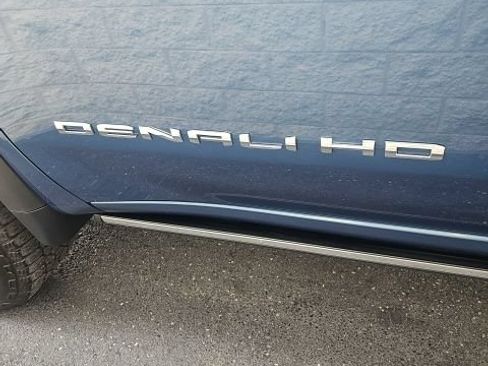 Used 2024 GMC Sierra 2500 Denali Ultimate AWD/4WD image 12