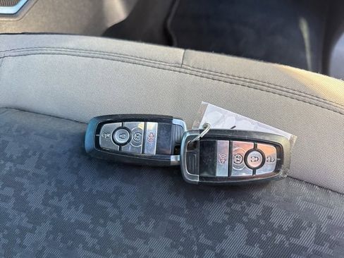 Used 2023 Ford Bronco Wildtrak image 9