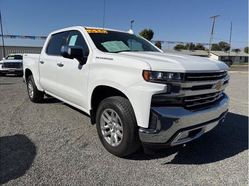 Used 2020 Chevrolet Silverado 1500 LTZ AWD/4WD image 3