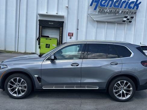 Used 2024 BMW X5 xDrive40i w/ Premium Package AWD/4WD image 7