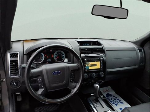 Used 2010 Ford Escape Limited image 9