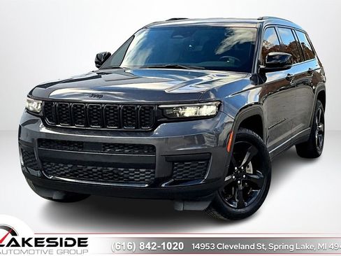 Used 2022 Jeep Grand Cherokee L Laredo image 1