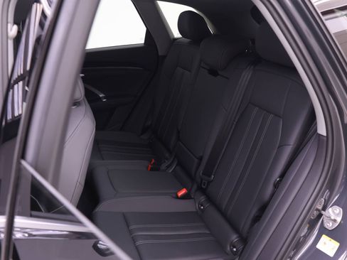 Certified 2025 Audi Q5 Premium w/ Convenience Package AWD/4WD image 12