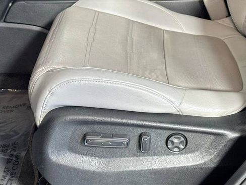 Used 2018 Honda CR-V Touring image 18