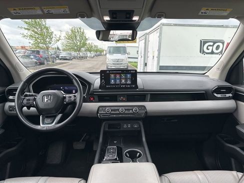 Used 2024 Honda Pilot Elite image 22