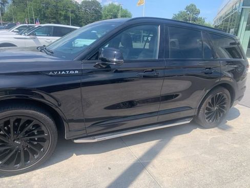 Used 2023 Lincoln Aviator Reserve w/ Equipment Group 201A AWD/4WD image 1