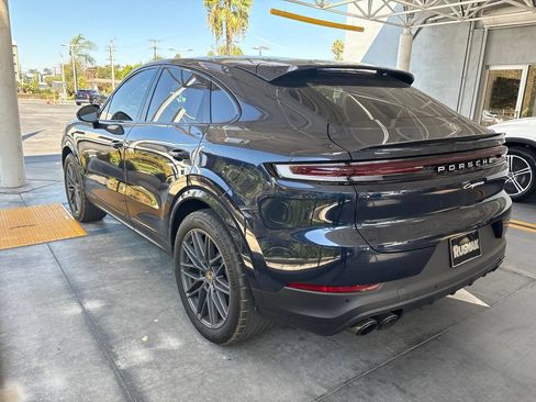Used 2024 Porsche Cayenne Coupe AWD/4WD image 5