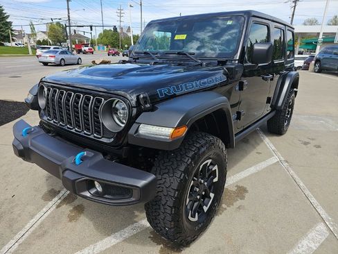 Certified 2025 Jeep Wrangler Unlimited Rubicon 4xe w/ Convenience Group AWD/4WD image 7