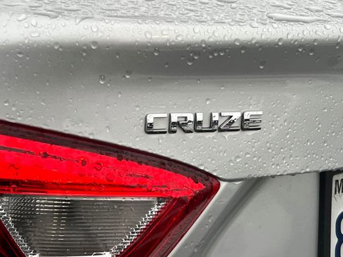 Used 2019 Chevrolet Cruze LS w/ LS Convenience Package image 7