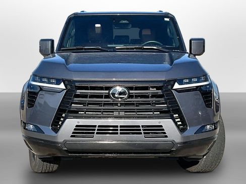 Used 2024 Lexus GX 550 w/ Accessory Package (Z1) image 3