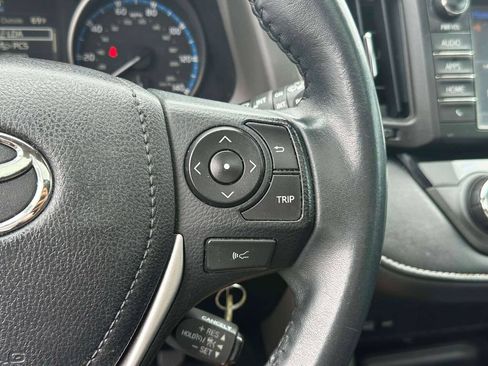 Used 2017 Toyota RAV4 XLE FWD image 21