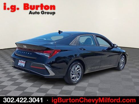 Used 2024 Hyundai Elantra SEL FWD image 6