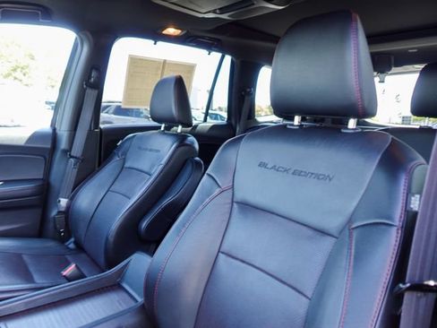 Used 2022 Honda Pilot Black Edition image 23