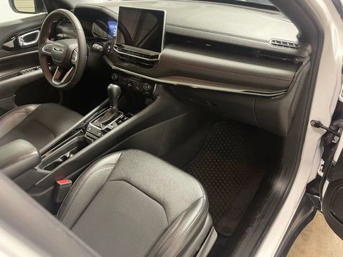 Used 2023 Jeep Compass Trailhawk AWD/4WD image 17